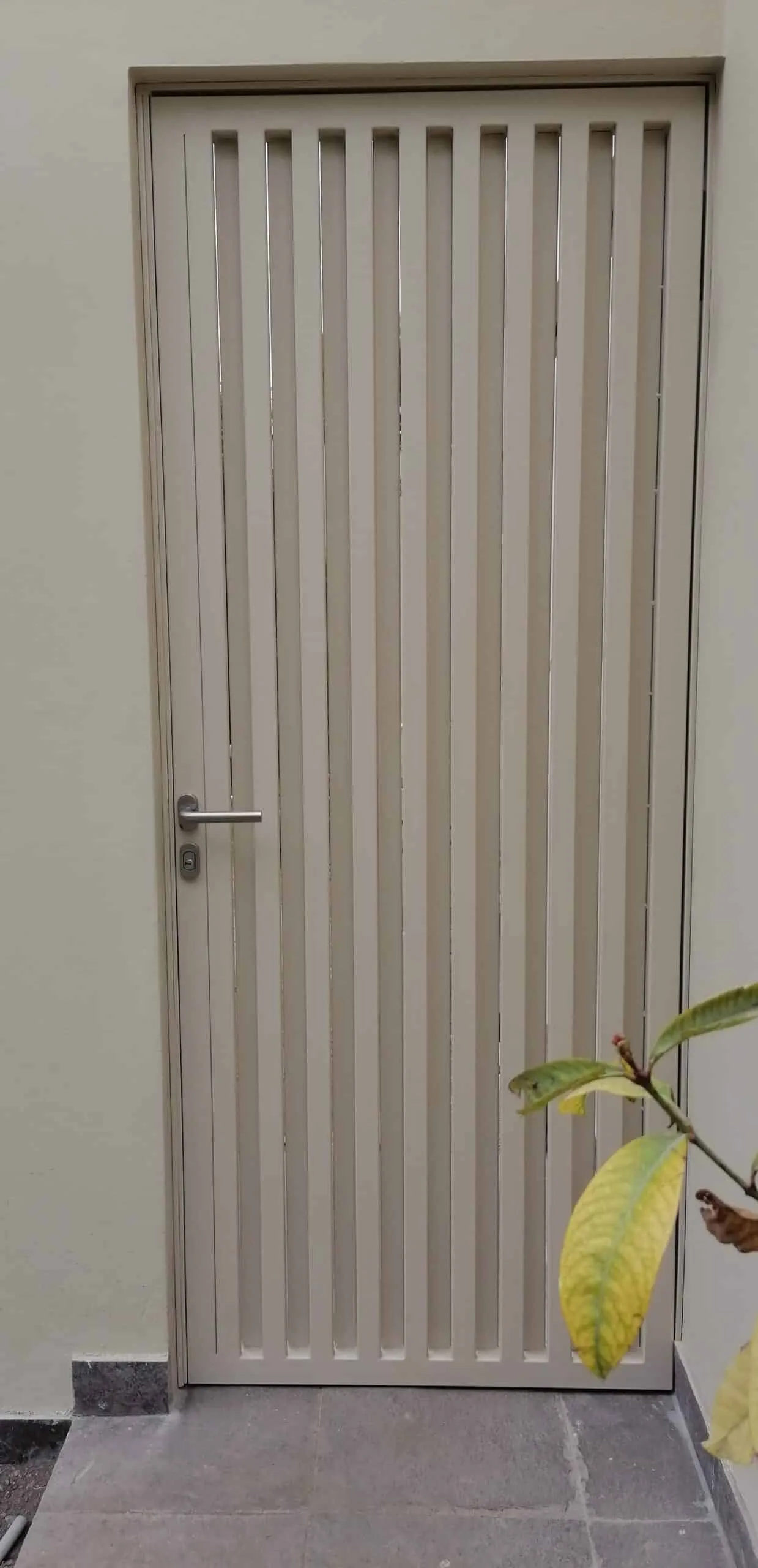 Puerta Metálica Contraplacada Reforzada - Proyecto de Estructuras Metálicas en Lima Corporación EIMAHR