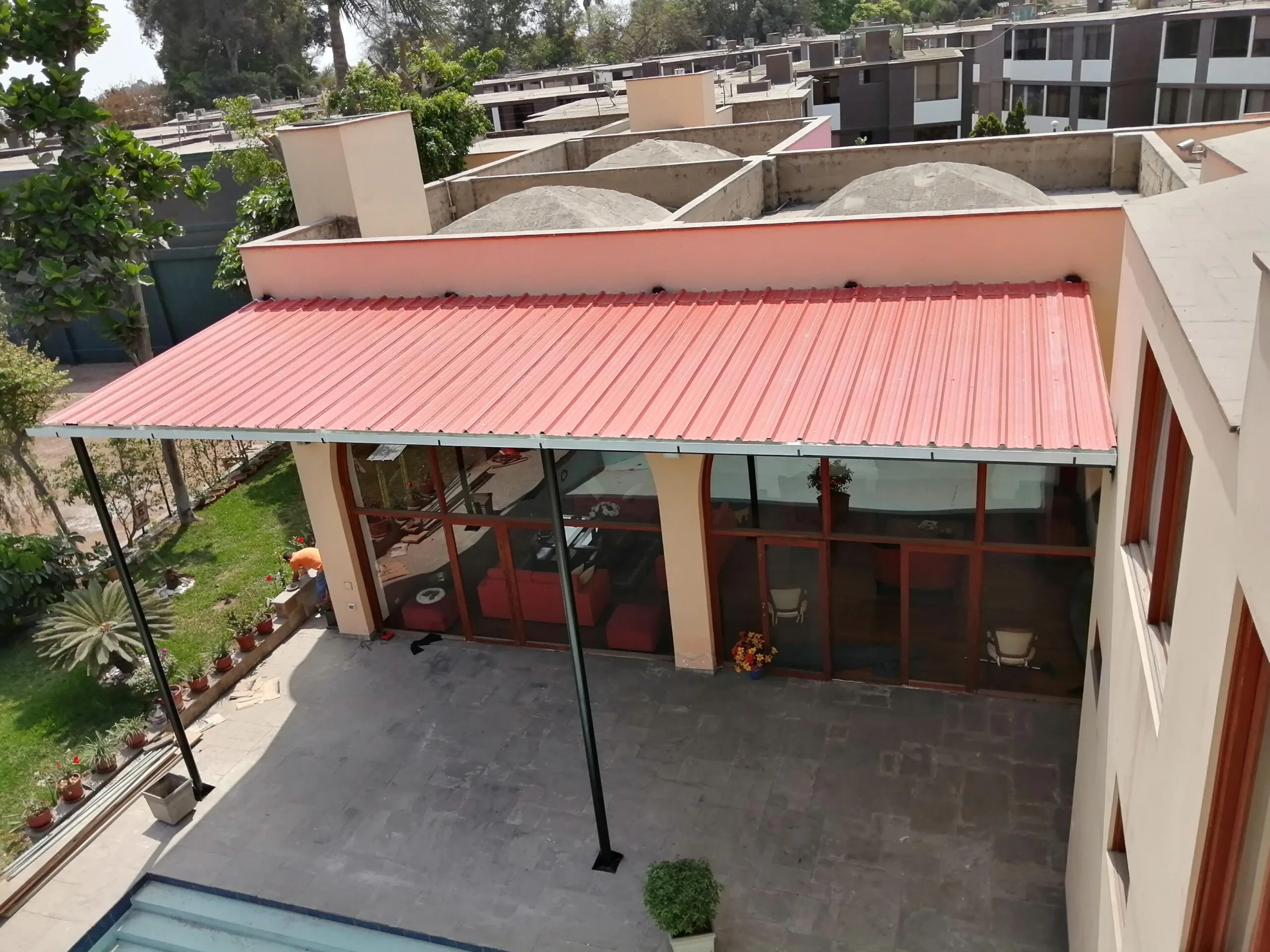 Techo Parabólico Industrial de Gran Luz - Proyecto de Estructuras Metálicas en Lima Corporación EIMAHR